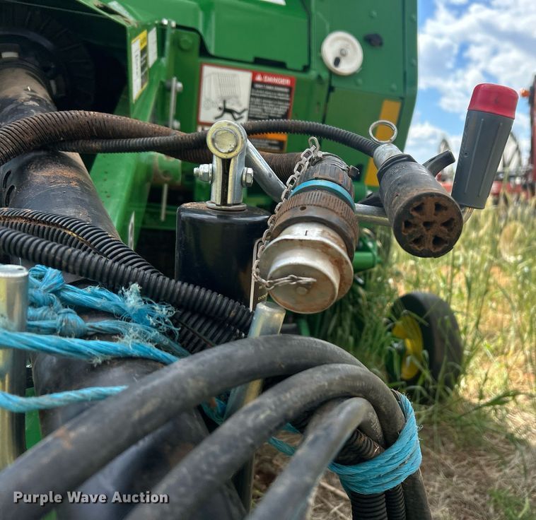 image for item EC1385 2021 John Deere 460M round baler