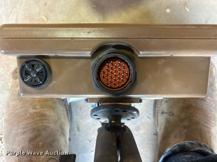 image for item EC1385 2021 John Deere 460M round baler