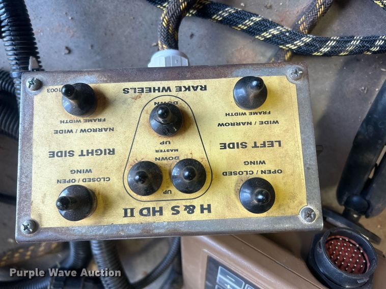 image for item EC1385 2021 John Deere 460M round baler