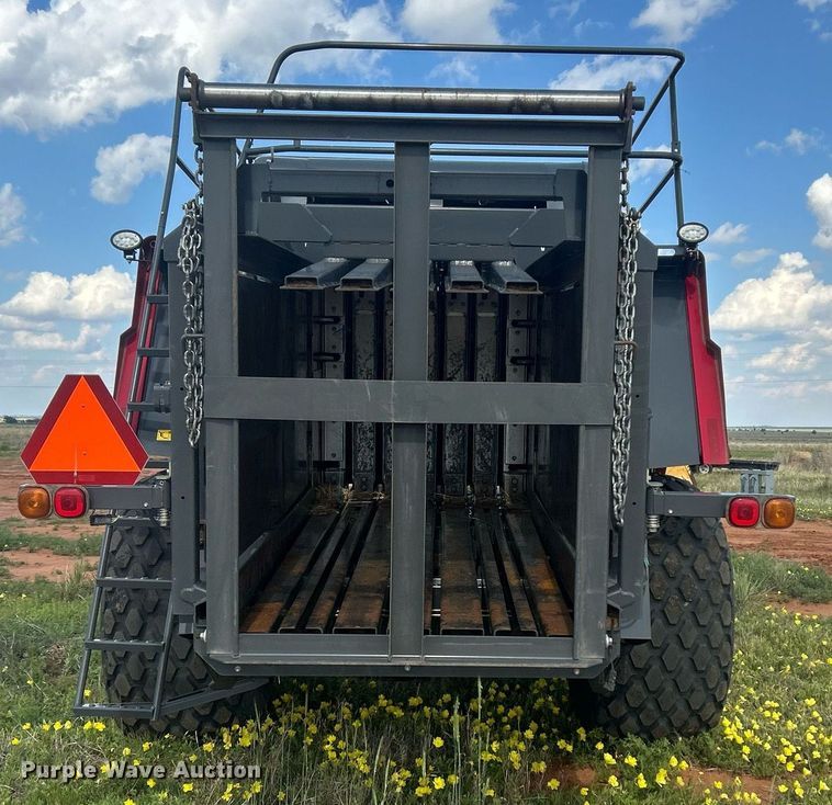 image for item EC1386 2017 Massey Ferguson 2290 large square baler