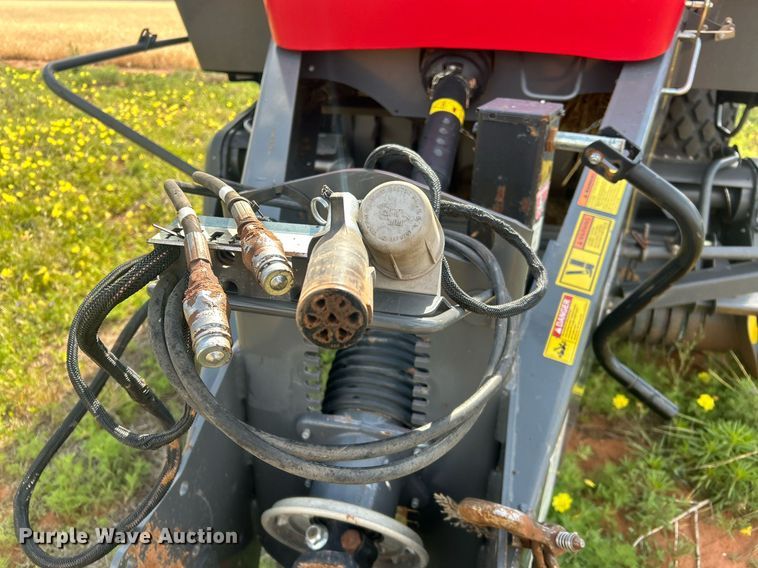 image for item EC1386 2017 Massey Ferguson 2290 large square baler