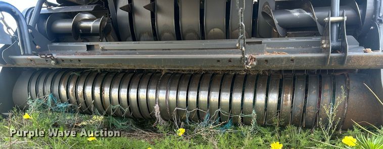 image for item EC1386 2017 Massey Ferguson 2290 large square baler