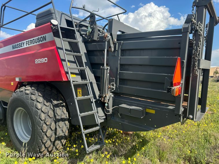 image for item EC1386 2017 Massey Ferguson 2290 large square baler