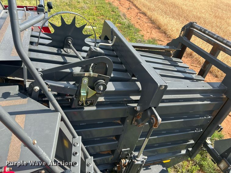 image for item EC1386 2017 Massey Ferguson 2290 large square baler