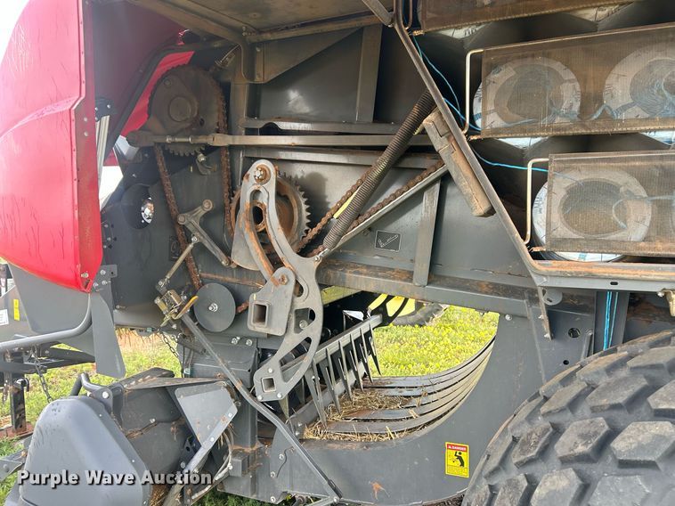 image for item EC1386 2017 Massey Ferguson 2290 large square baler