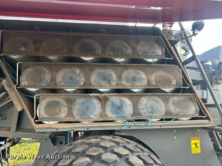 image for item EC1386 2017 Massey Ferguson 2290 large square baler