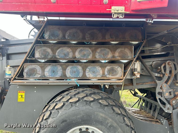 image for item EC1386 2017 Massey Ferguson 2290 large square baler