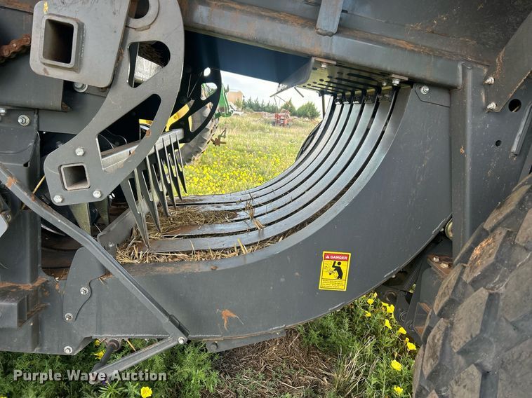 image for item EC1386 2017 Massey Ferguson 2290 large square baler