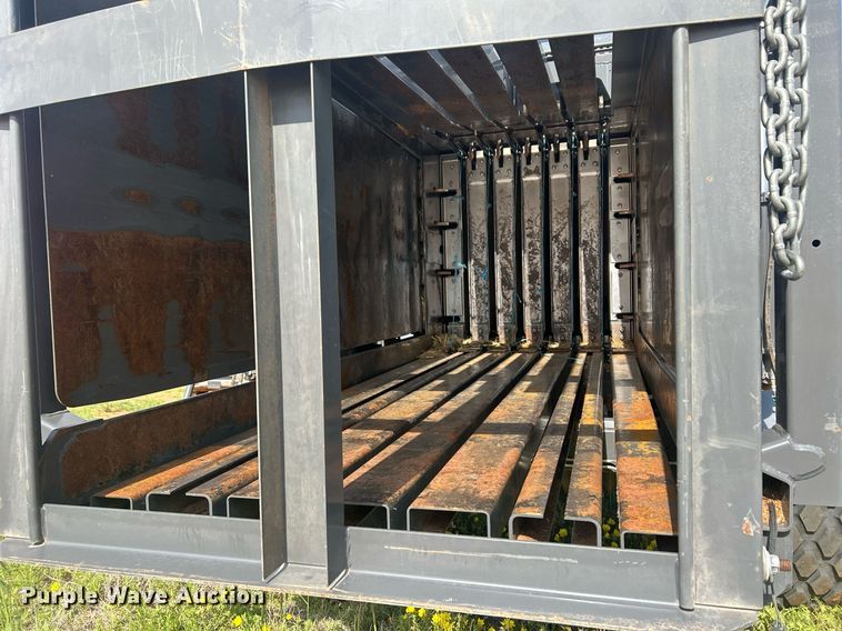 image for item EC1386 2017 Massey Ferguson 2290 large square baler