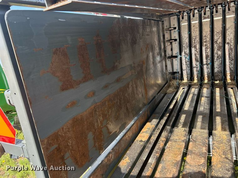 image for item EC1386 2017 Massey Ferguson 2290 large square baler