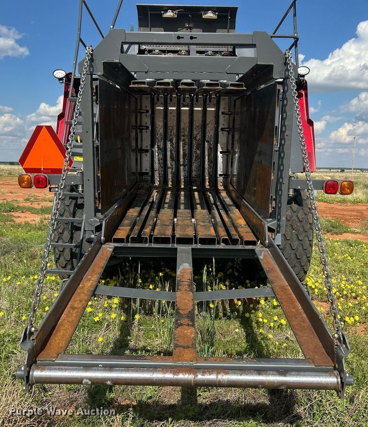 image for item EC1386 2017 Massey Ferguson 2290 large square baler