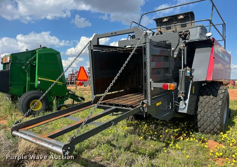 image for item EC1386 2017 Massey Ferguson 2290 large square baler