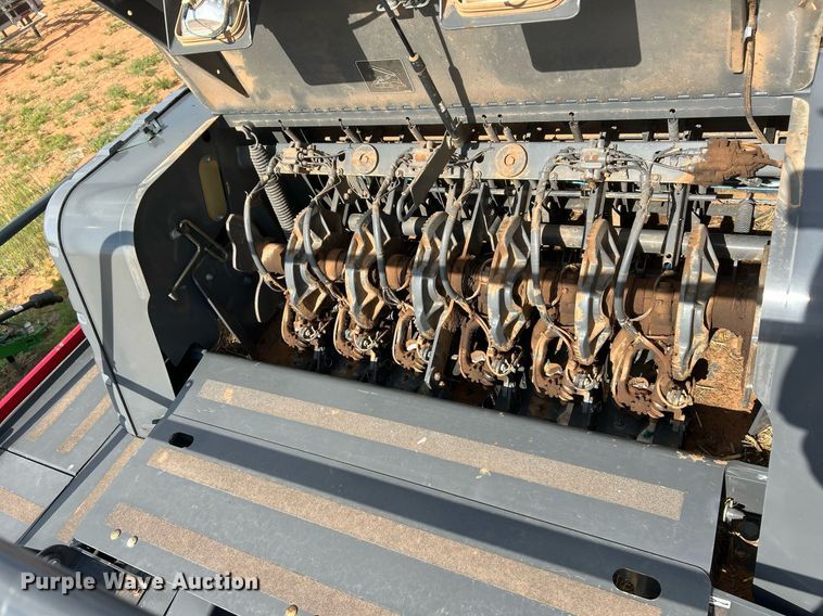 image for item EC1386 2017 Massey Ferguson 2290 large square baler