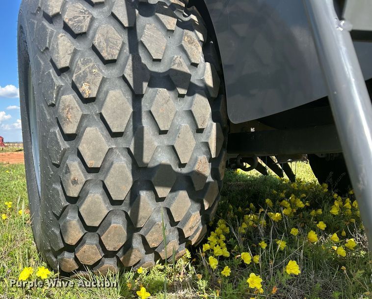 image for item EC1386 2017 Massey Ferguson 2290 large square baler