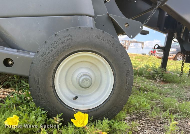 image for item EC1386 2017 Massey Ferguson 2290 large square baler