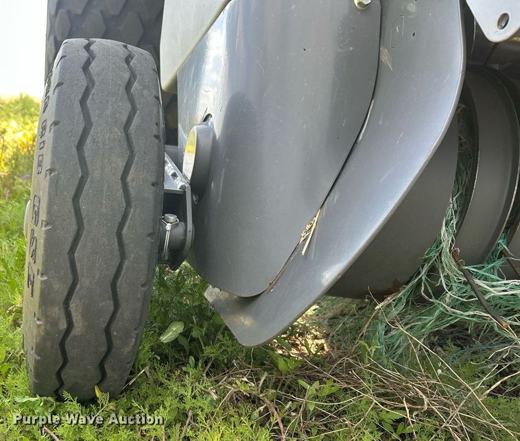 image for item EC1386 2017 Massey Ferguson 2290 large square baler