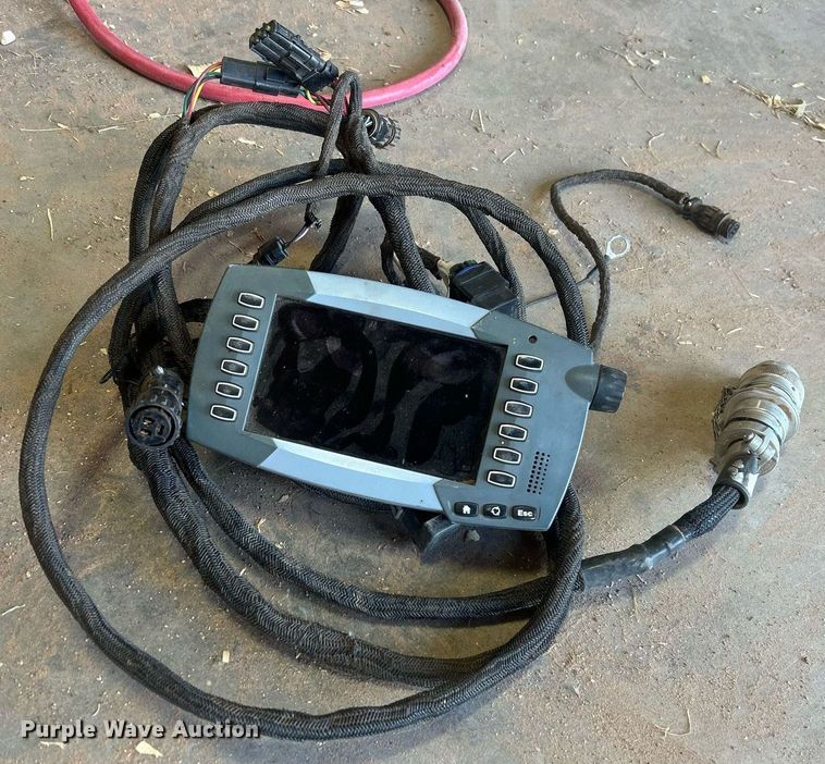 image for item EC1386 2017 Massey Ferguson 2290 large square baler