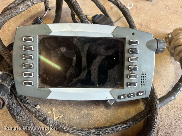 image for item EC1386 2017 Massey Ferguson 2290 large square baler