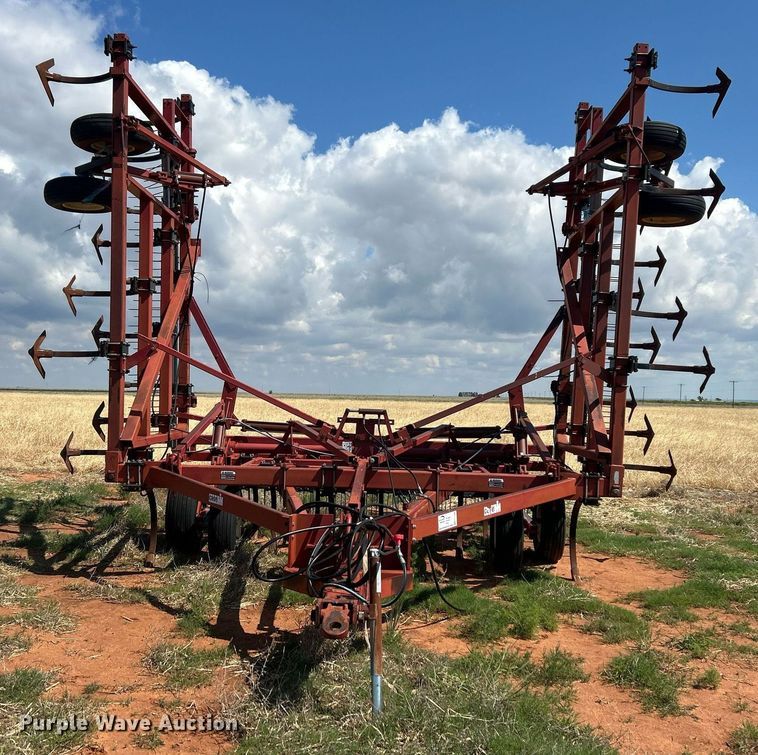 image for item EC1388 Case IH 5700 field cultivator