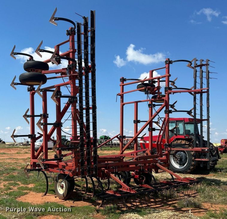 image for item EC1388 Case IH 5700 field cultivator