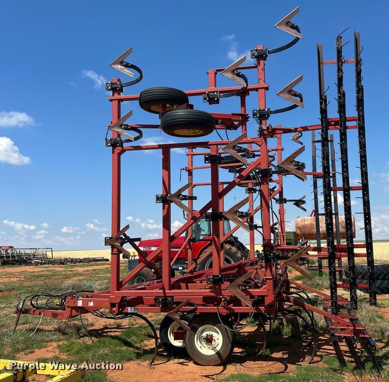 image for item EC1388 Case IH 5700 field cultivator