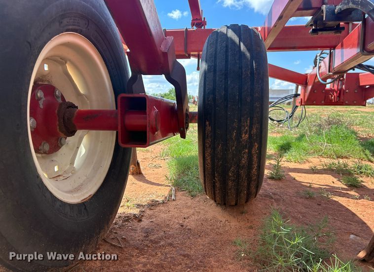 image for item EC1388 Case IH 5700 field cultivator