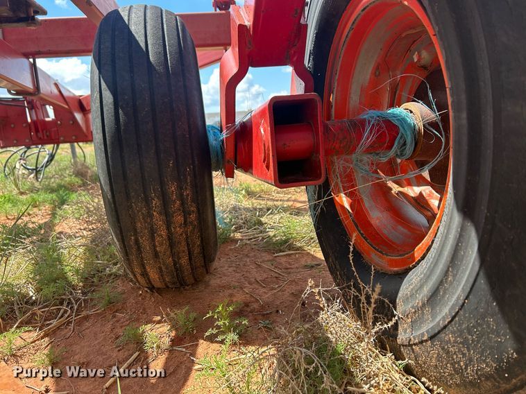 image for item EC1388 Case IH 5700 field cultivator
