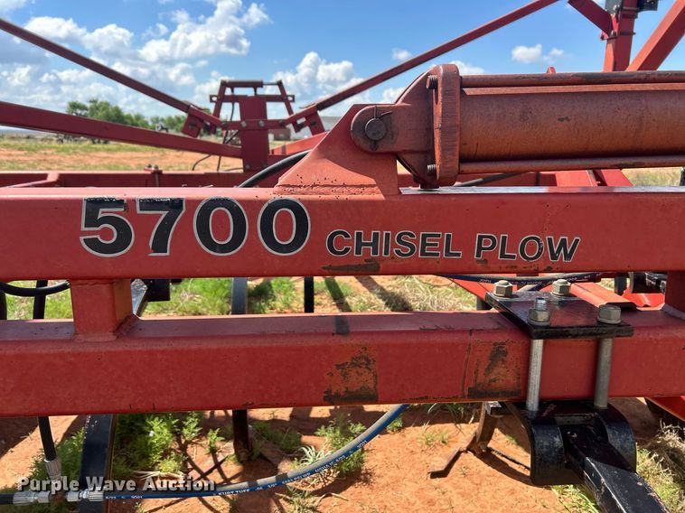 image for item EC1388 Case IH 5700 field cultivator