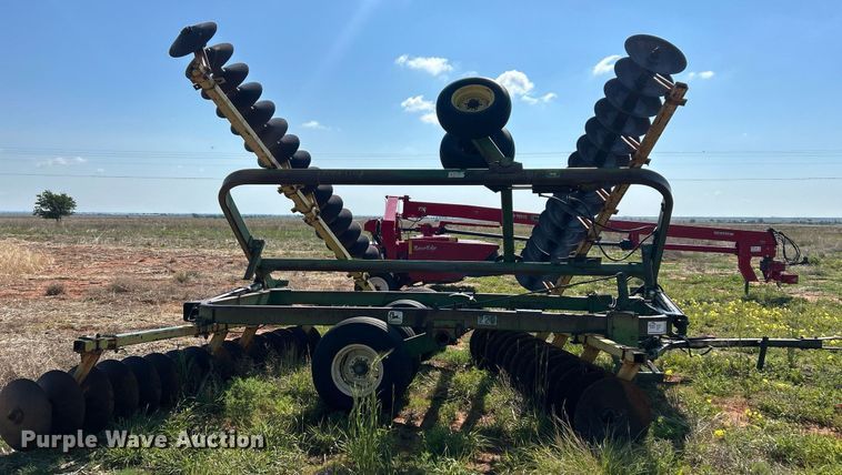 image for item EC1390 John Deere 220 tandem disk