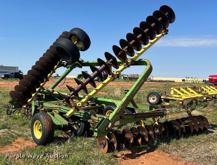 image for item EC1390 John Deere 220 tandem disk