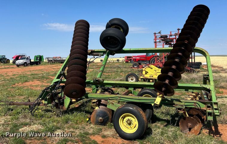 image for item EC1390 John Deere 220 tandem disk