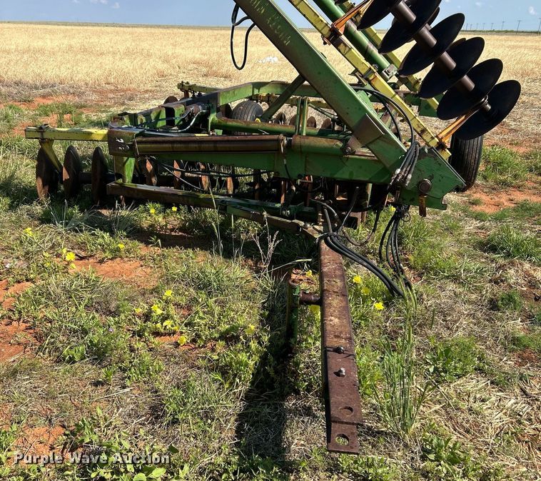 image for item EC1390 John Deere 220 tandem disk