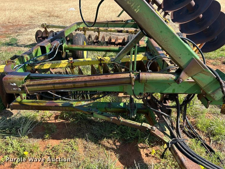 image for item EC1390 John Deere 220 tandem disk