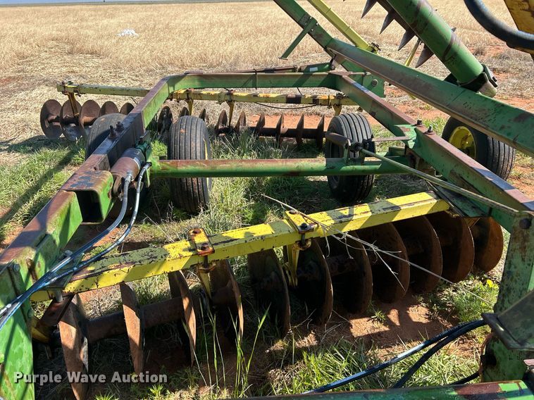 image for item EC1390 John Deere 220 tandem disk