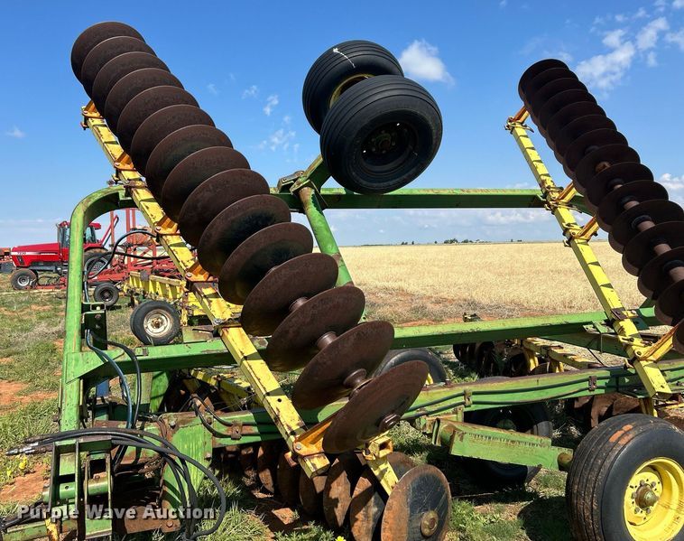 image for item EC1390 John Deere 220 tandem disk