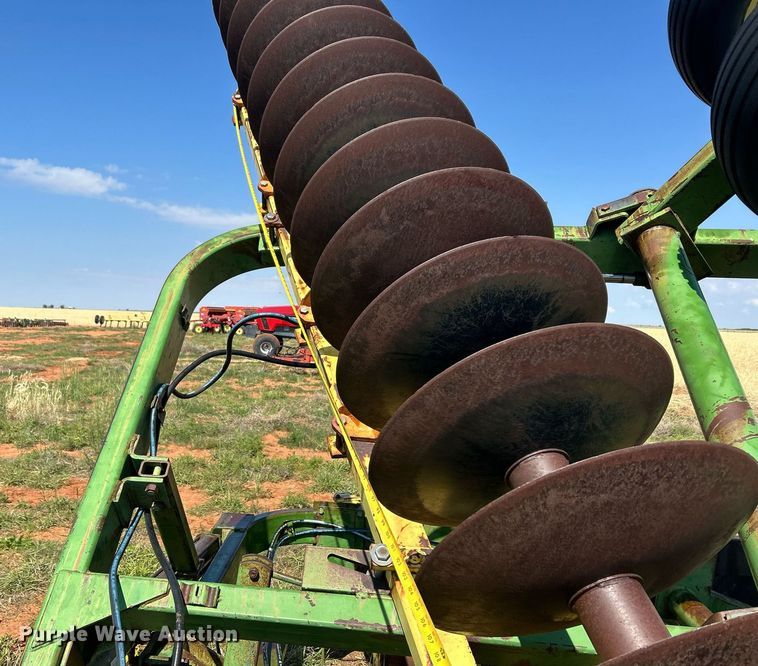 image for item EC1390 John Deere 220 tandem disk