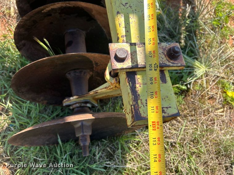 image for item EC1390 John Deere 220 tandem disk