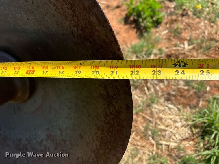 image for item EC1390 John Deere 220 tandem disk