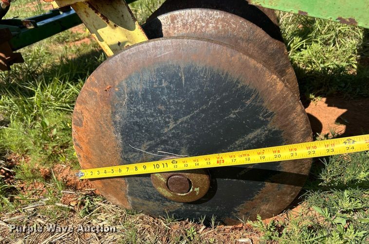 image for item EC1390 John Deere 220 tandem disk