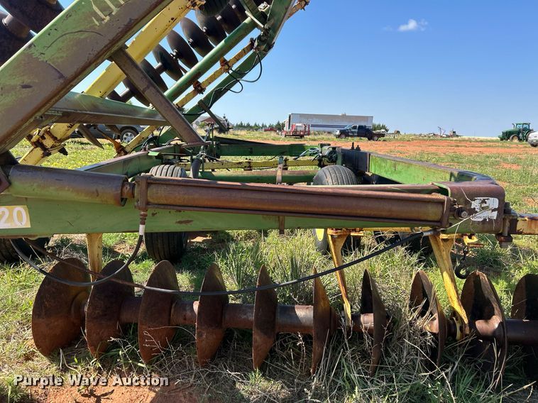 image for item EC1390 John Deere 220 tandem disk