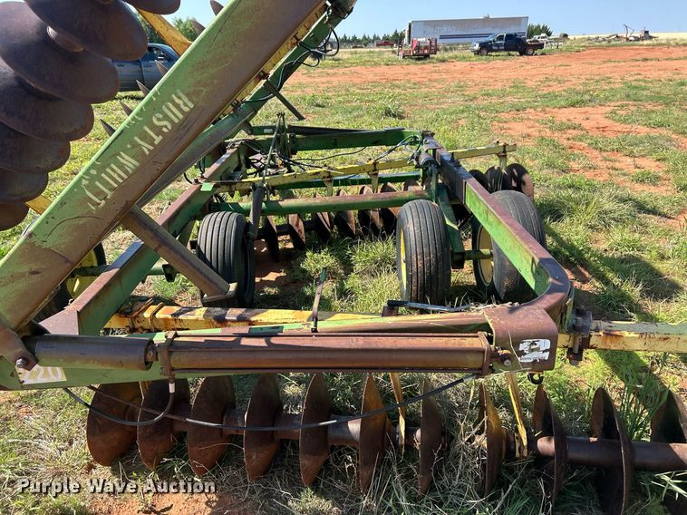 image for item EC1390 John Deere 220 tandem disk