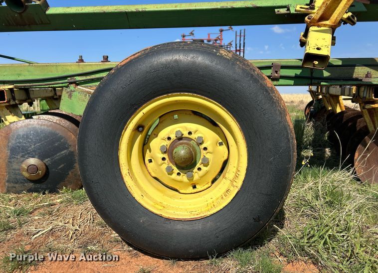 image for item EC1390 John Deere 220 tandem disk