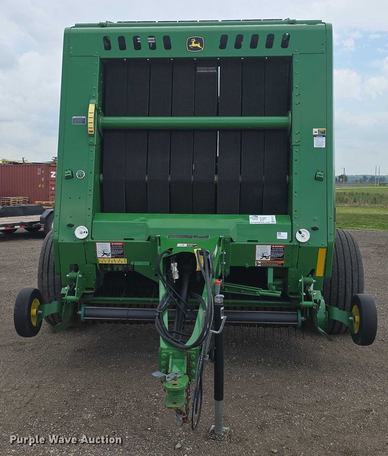 image for item EF3517 2020 John Deere 560R Premium round baler