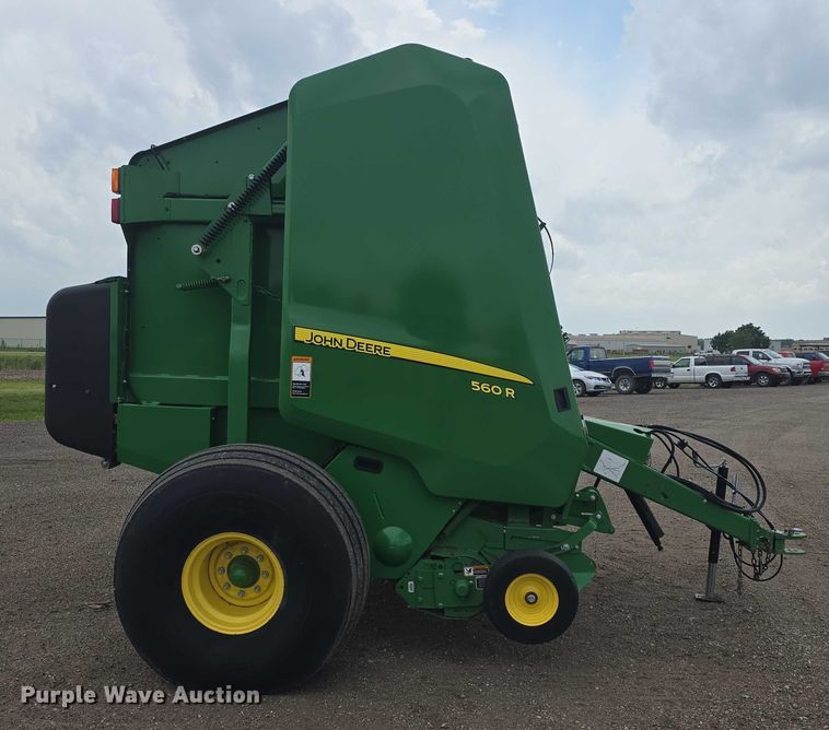 image for item EF3517 2020 John Deere 560R Premium round baler