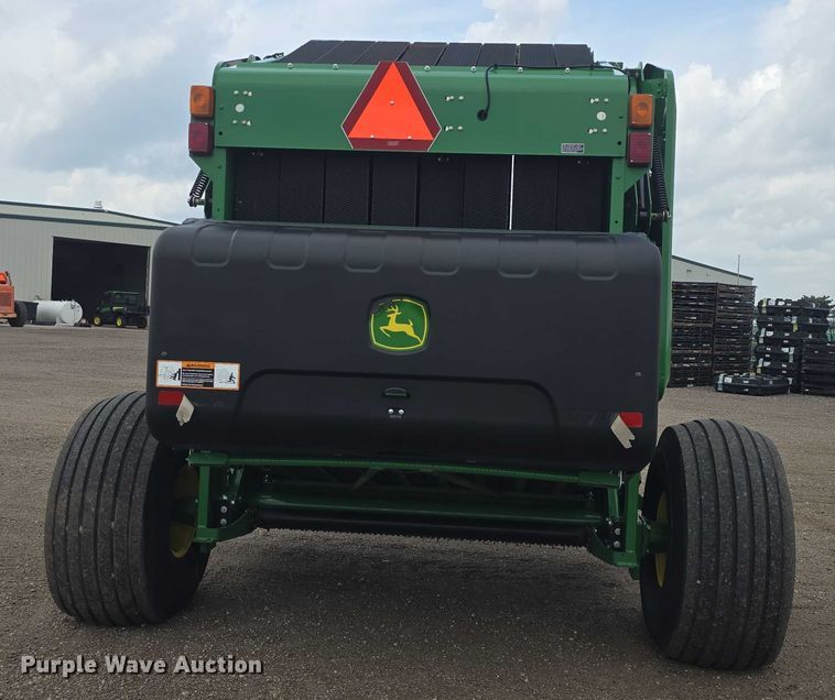 image for item EF3517 2020 John Deere 560R Premium round baler