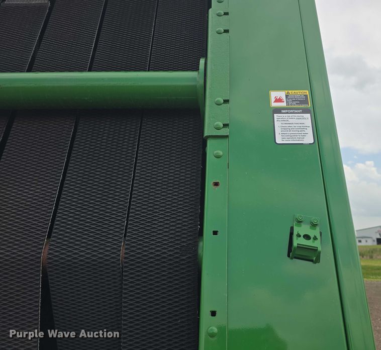 image for item EF3517 2020 John Deere 560R Premium round baler