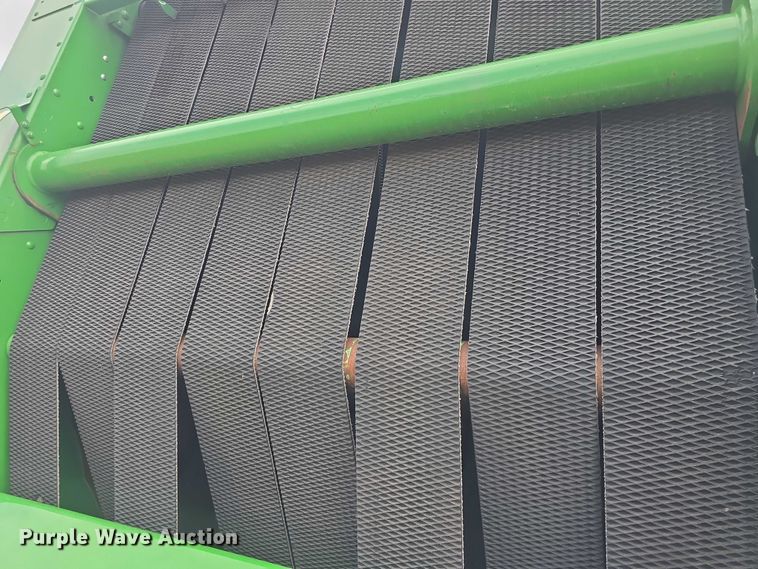 image for item EF3517 2020 John Deere 560R Premium round baler