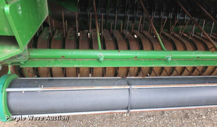 image for item EF3517 2020 John Deere 560R Premium round baler