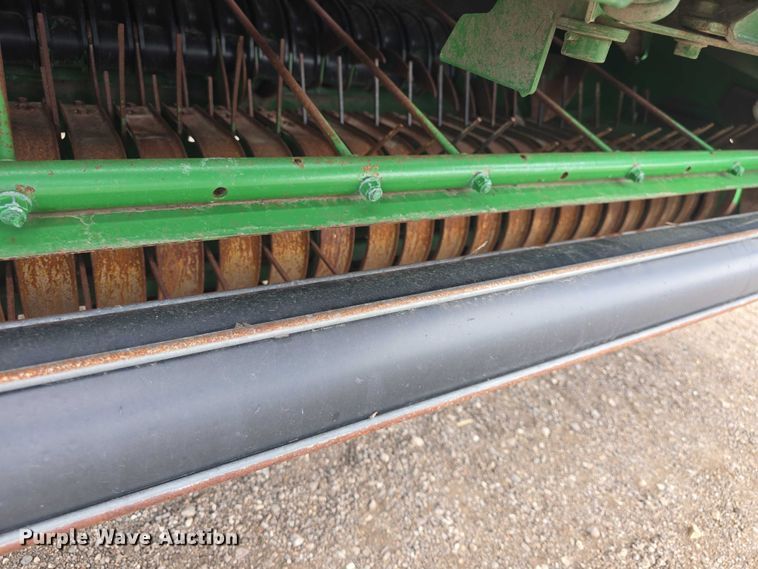image for item EF3517 2020 John Deere 560R Premium round baler