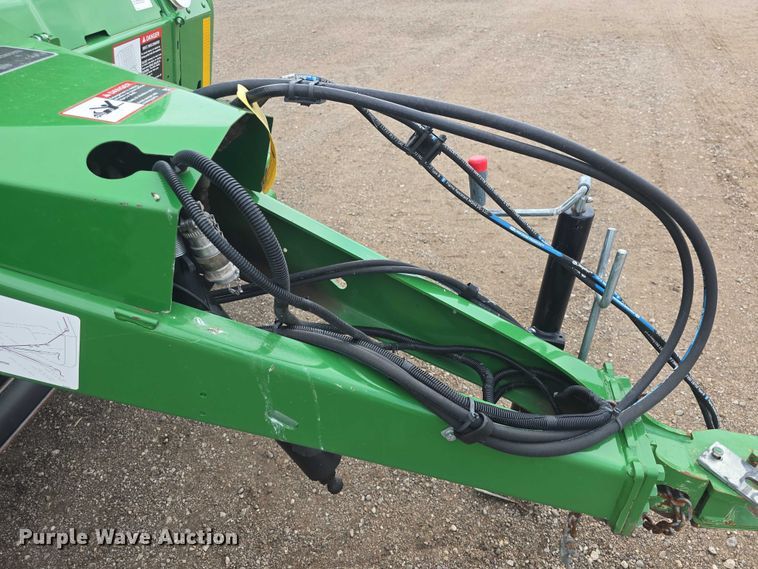 image for item EF3517 2020 John Deere 560R Premium round baler